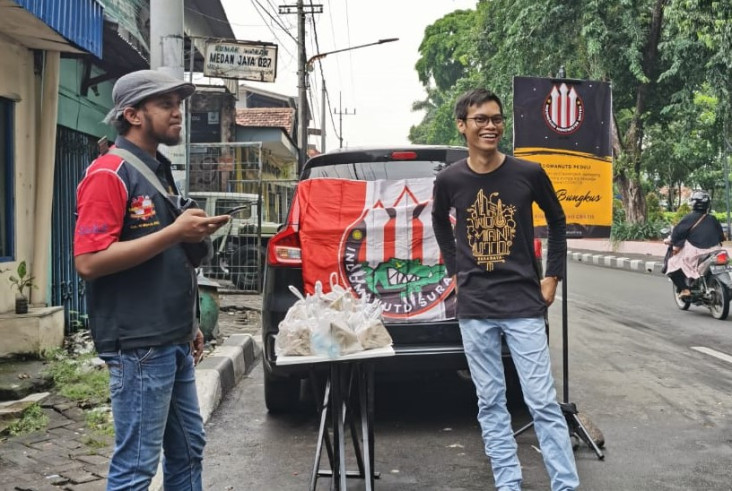 Kepedulian Fans Bola...