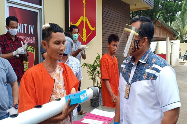 Oknum Perangkat Desa...