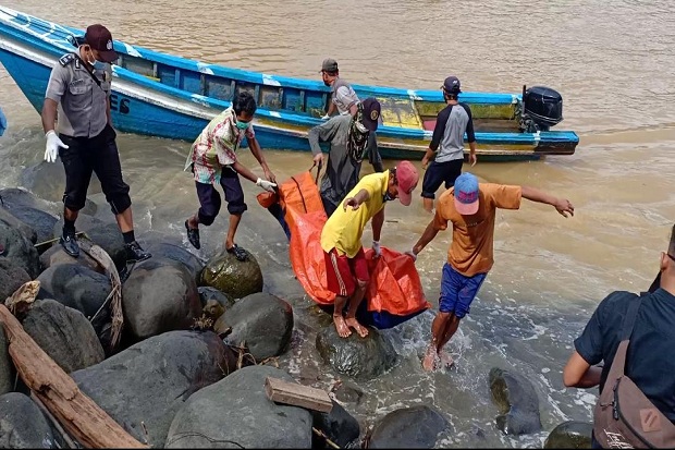 Penemuan Mayat di Laut...
