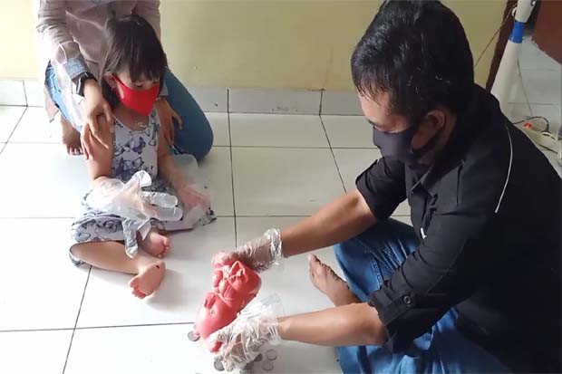 Balita 2,5 Sumbangkan...