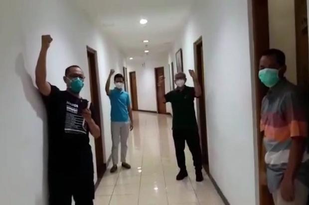 Diisolasi, Tenaga Medis...