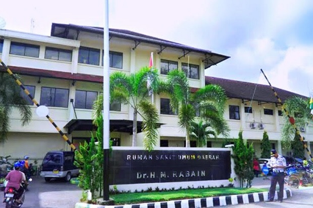 1 Dokter RSUD Dr HM...