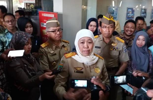 Lantik 44 Pejabat, Khofifah...