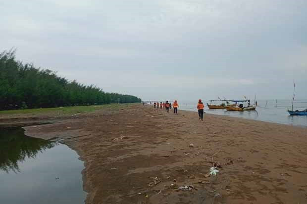 Cari Ikan, Warga Kendal...