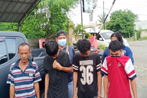 Kesal Ditagih Arisan,...
