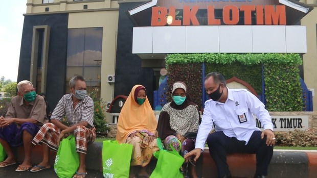 BLK Lotim Bagikan 500...