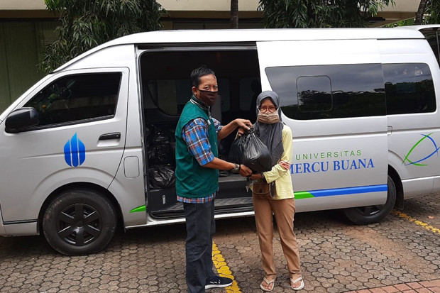 UMB Salurkan Bantuan...