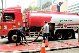 Harga BBM Tak Turun-Turun,...