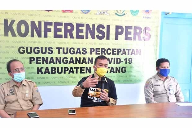 Kasus Pertama, Warga...