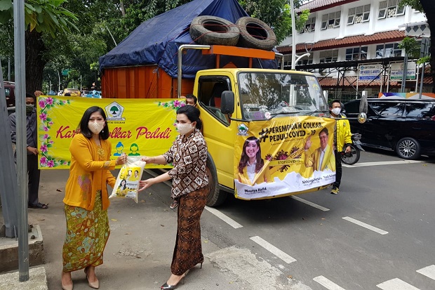 Rayakan Hari Kartini,...