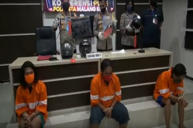 Mahasiswa Kelompok Anarcho-Syndicalism...