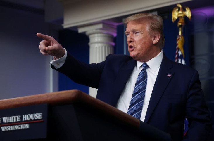 Trump Larang Imigrasi...