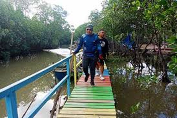 Polisi Dalami Pengrusakan...