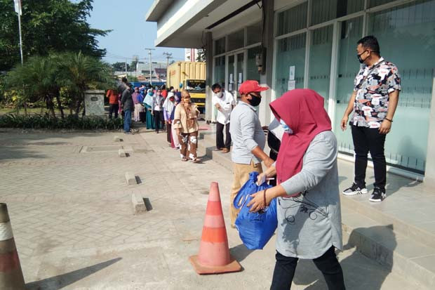 Ratusan Warga Desa Margakaya...