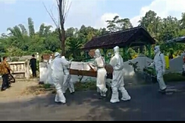 Lelaki Blitar Ini Tewas...