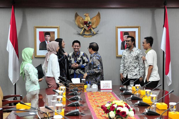 Politikus Gerindra Minta...
