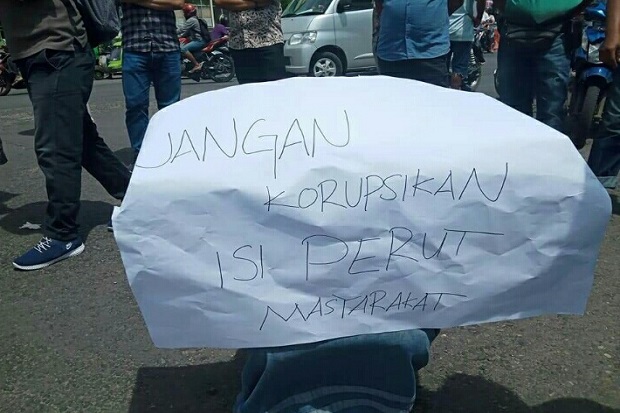 Tuntut Bantuan, Emak-emak...