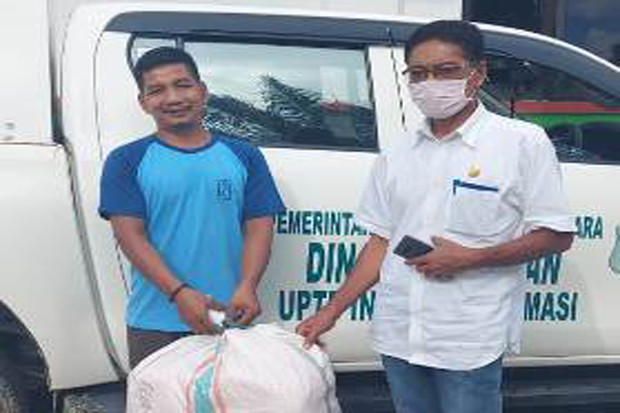 DPP PDIP Serahkan 200...