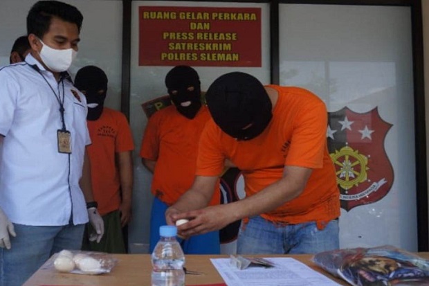 Ngaku Sakti Bisa Sembuhkan...