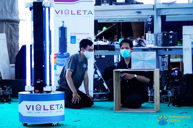 Berbasis Sinar UV, Robot...