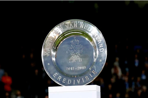 Beda Sikap Ajax dan...