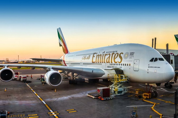 Emirates Umumkan Penerbangan...