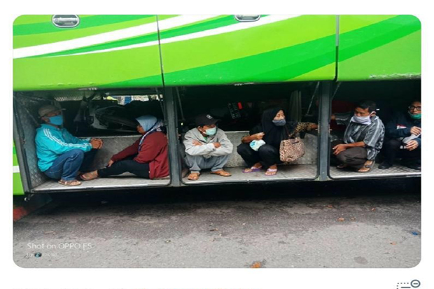 Hindari Razia Petugas,...