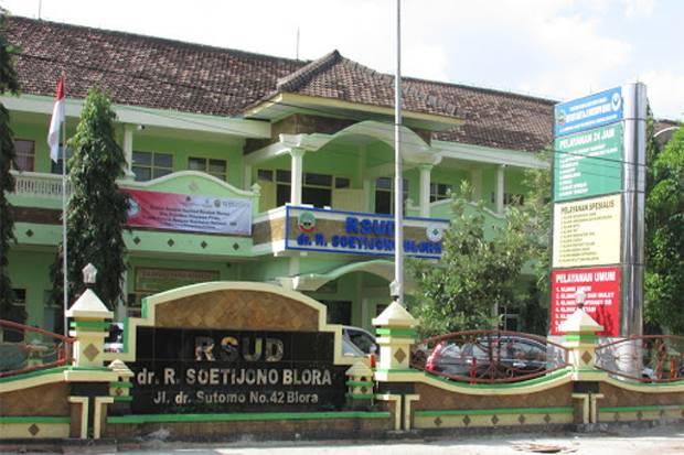 Dua Tenaga Medis di...