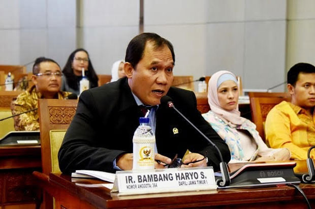 Harga Minyak Dunia Turun,...