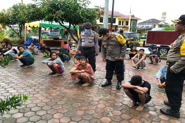 Puluhan Remaja Diduga...