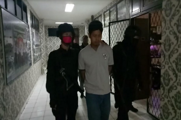 Enggan Masuk Penjara,...
