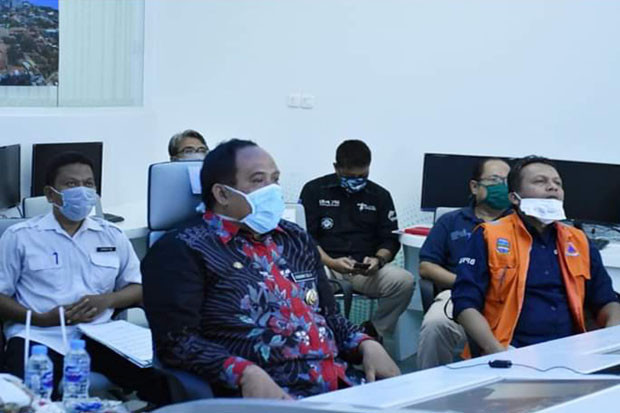 Petugas Medis dan Keluarga...