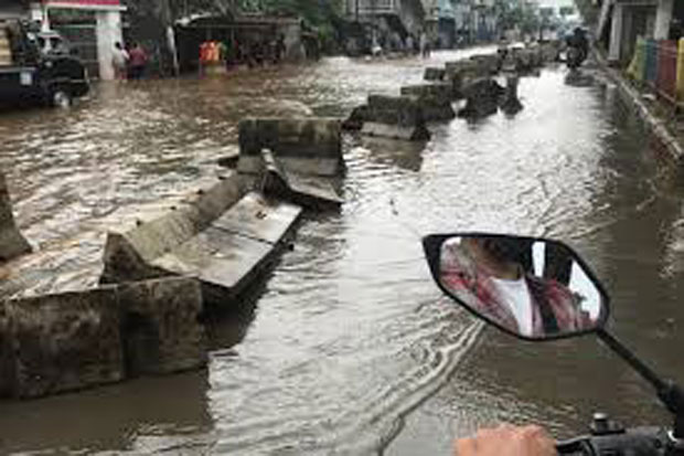 Tangerang Hujan Deras,...