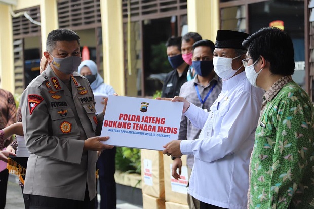 Dukung Tenaga Medis,...