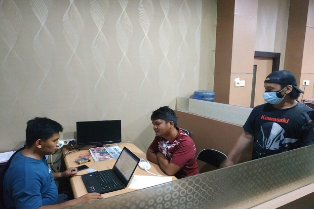 Viral Melakukan Pemerasan,...