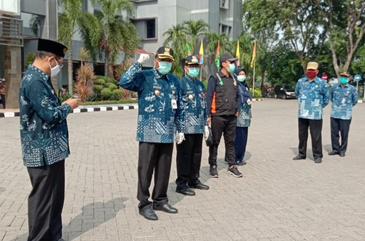 Bupati Gresik Perintahkan...