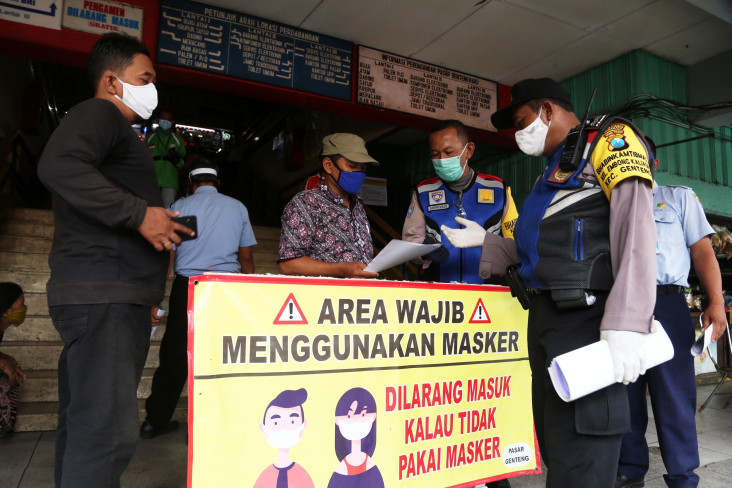 Hari Pertama PSBB, Polsek...