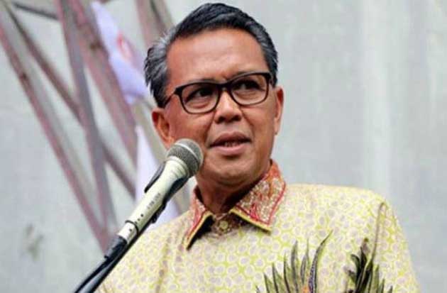 Gubernur Sulsel Puji...