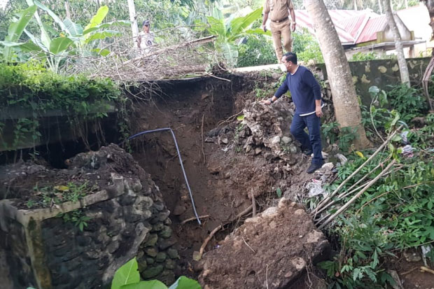 Jembatan Penghubung...