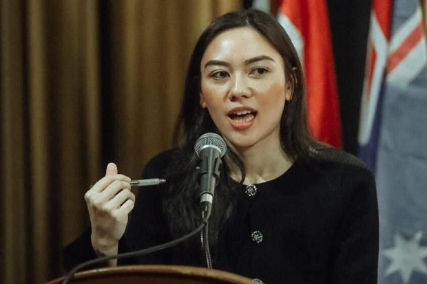 Alia Laksono: Kartini...