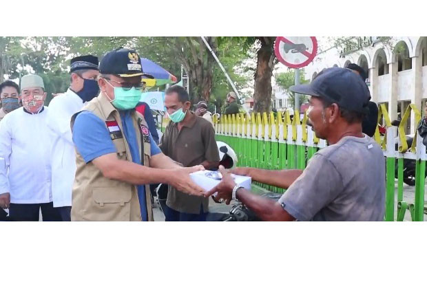 Pemkab Bagikan Paket...