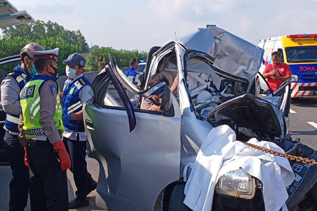 Hantam Mobil Boks Mogok...