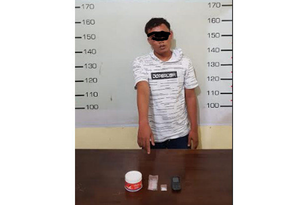 Buang Sabu di Kamar...