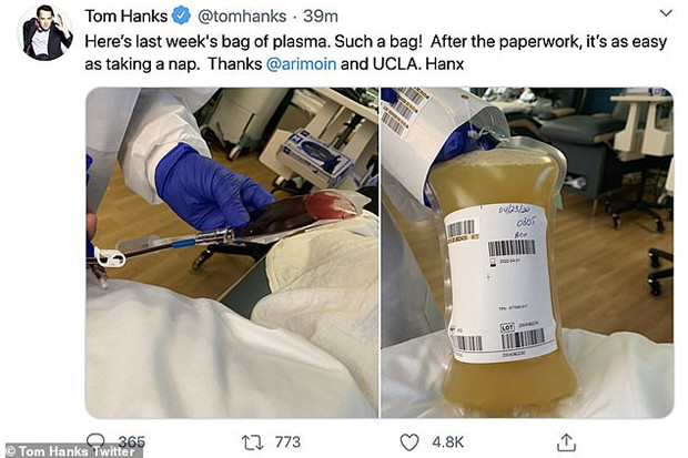 Tom Hanks Bagikan Foto...