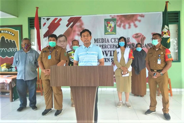 1 Warga Positif Covid...