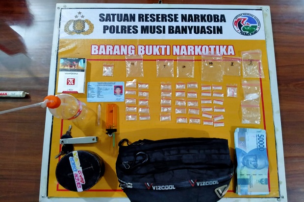 Polisi Ringkus Pria...