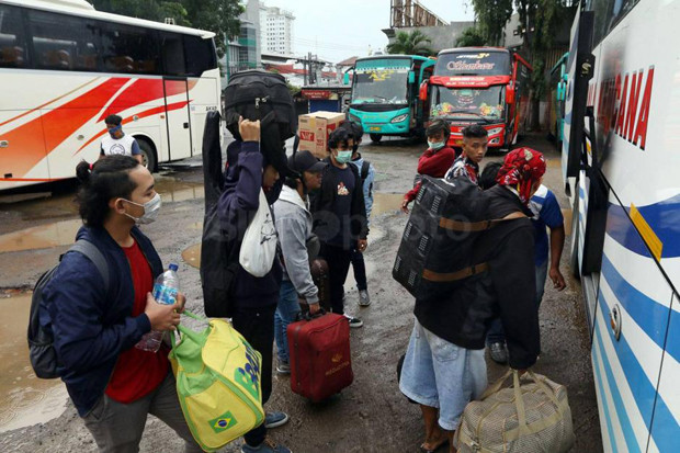 Warga Nekat Mudik Perlu...