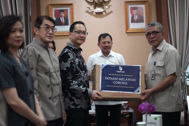 Bantu Lawan Corona,...