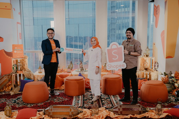 Shopee Kembangkan Fitur...