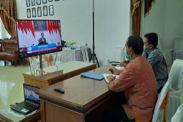 Bupati Yusuf Lubis bersama...